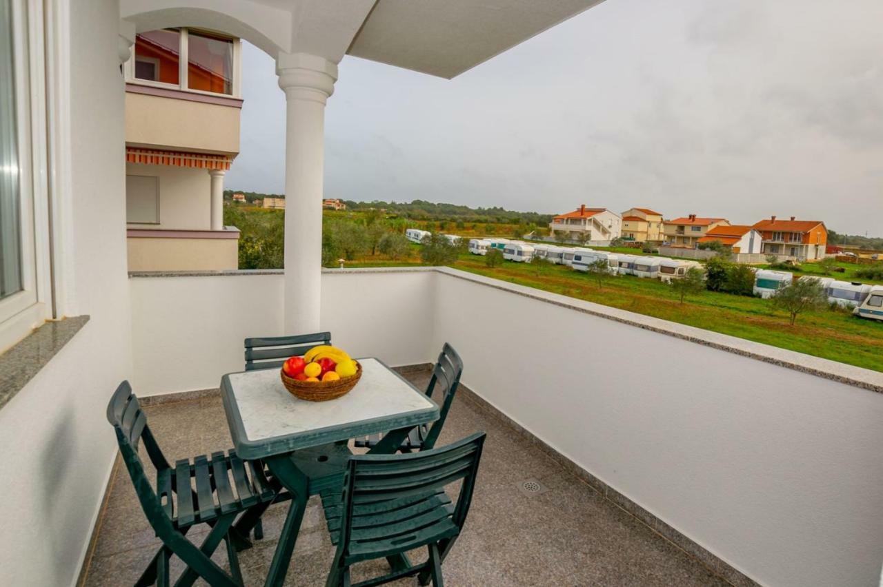 Apartment Keti Fazana Exterior photo